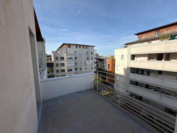Appartement 2 pièces 50.84 m2 - Saint Germain en Laye Loyer 1 150 €/mois charges comprises **  - Référence  18718