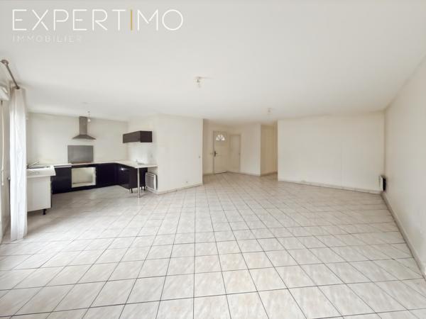 Pontoise (95300) Pontoise. Grand 3 pièces de 97 M2 avec parking.