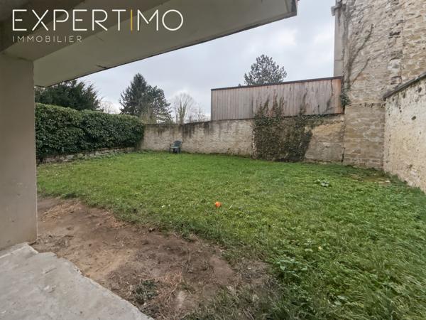 Pontoise (95300) Pontoise. Grand 3 pièces de 97 M2 avec parking.