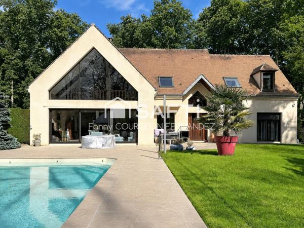 Propriété de standing avec piscine dans le Lys