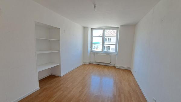 Maison spacieuse située à Saulx !