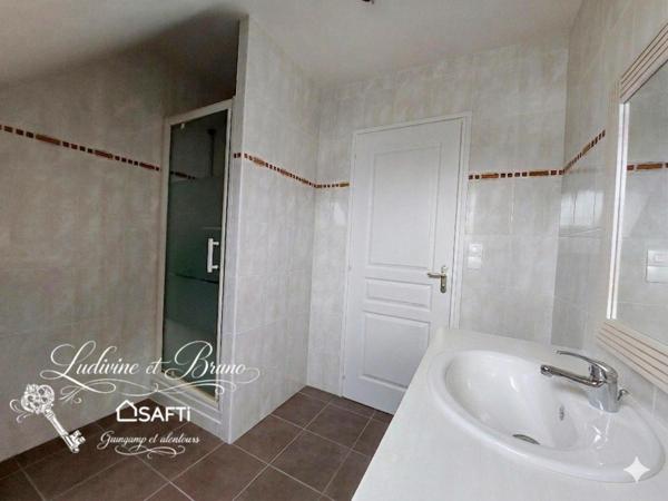 MAISON AVEC VIE DE PLAIN PIED