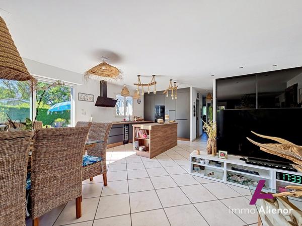 Votre havre de paix moderne, sans travaux, avec piscine et pergola