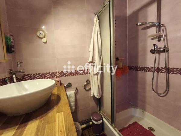 Appartement
         5 pièces
        - 94 m² Exclusivité 139 000 € *