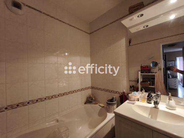 Appartement
         5 pièces
        - 94 m² Exclusivité 139 000 € *