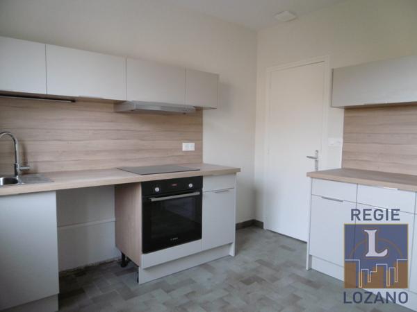 Maison traditionnelle à louer, 4 pièces - Beauvallon 69700