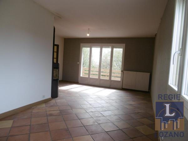 Maison traditionnelle à louer, 4 pièces - Beauvallon 69700