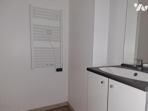 A VENDRE - NANTES - SAINT-PASQUIER - Dans un immeuble 2010, grand studio de 18m².