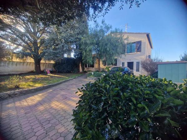 Villa familiale avec piscine  7pièce(s) 142.2 m2