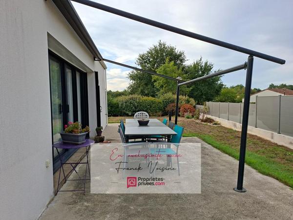 A VENDRE en Exclusivité à Saint Paul en Pareds, Maison de plain-pied PMR de 95 m2 env avec 2 chambres et 1 bureau sur une parcelle de 471 m2
