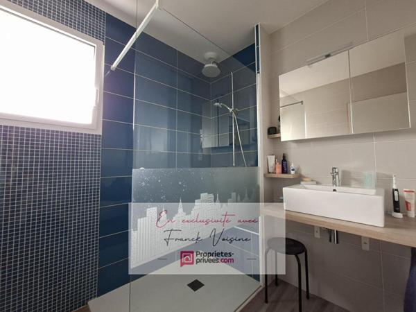 A VENDRE en Exclusivité à Saint Paul en Pareds, Maison de plain-pied PMR de 95 m2 env avec 2 chambres et 1 bureau sur une parcelle de 471 m2