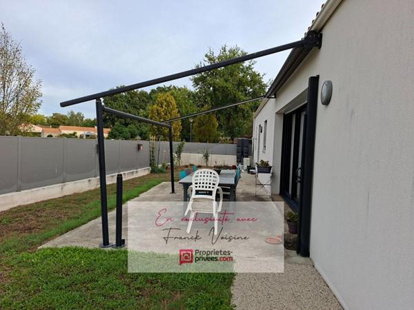 A VENDRE en Exclusivité à Saint Paul en Pareds, Maison de plain-pied PMR de 95 m2 env avec 2 chambres et 1 bureau sur une parcelle de 471 m2