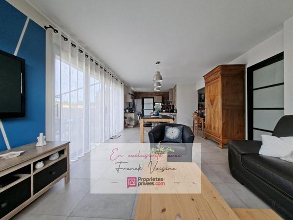 A VENDRE en Exclusivité à Saint Paul en Pareds, Maison de plain-pied PMR de 95 m2 env avec 2 chambres et 1 bureau sur une parcelle de 471 m2