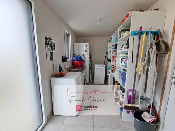A VENDRE en Exclusivité à Saint Paul en Pareds, Maison de plain-pied PMR de 95 m2 env avec 2 chambres et 1 bureau sur une parcelle de 471 m2