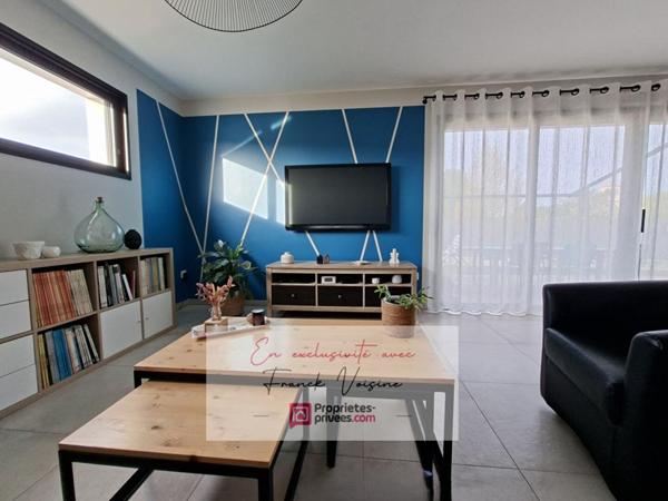 A VENDRE en Exclusivité à Saint Paul en Pareds, Maison de plain-pied PMR de 95 m2 env avec 2 chambres et 1 bureau sur une parcelle de 471 m2