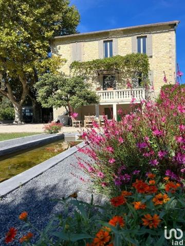 Maison 4 pièces de 210 m² à Caumont-sur-Durance (84510)