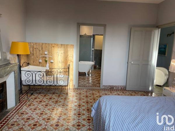 Maison 4 pièces de 210 m² à Caumont-sur-Durance (84510)