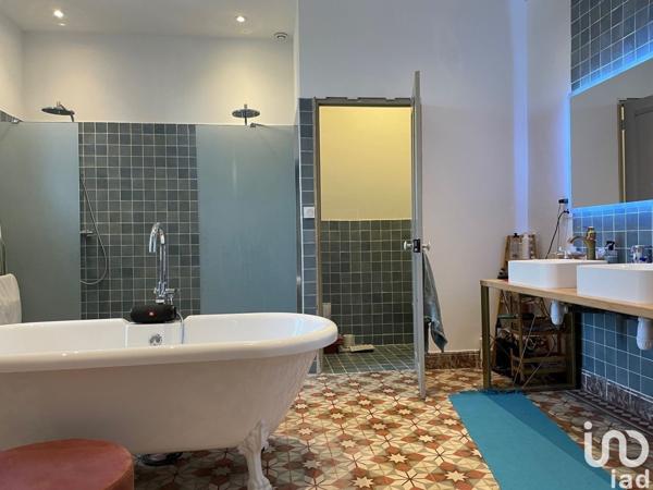 Maison 4 pièces de 210 m² à Caumont-sur-Durance (84510)