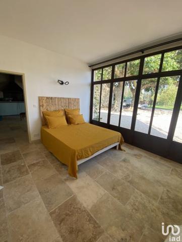 Maison 4 pièces de 210 m² à Caumont-sur-Durance (84510)