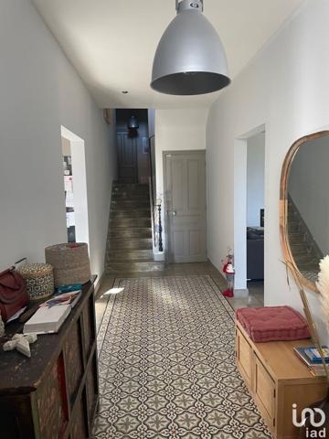 Maison 4 pièces de 210 m² à Caumont-sur-Durance (84510)