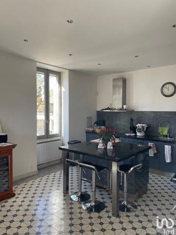 Maison 4 pièces de 210 m² à Caumont-sur-Durance (84510)