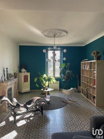 Maison 4 pièces de 210 m² à Caumont-sur-Durance (84510)