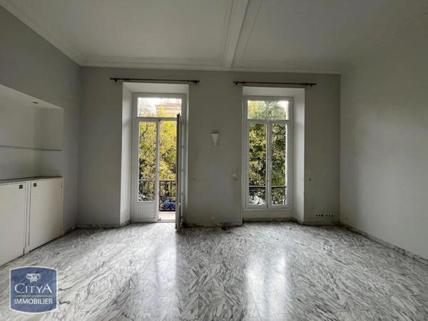 Appartement à louer 4 pièces 137m²