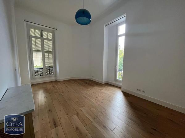 Appartement à louer 4 pièces 137m²