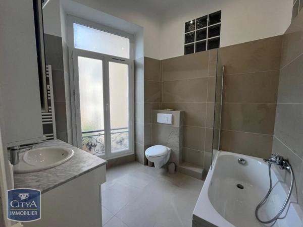 Appartement à louer 4 pièces 137m²