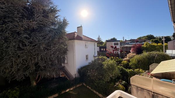 Appartement 3 pièces 74 M² avec balcon, cave et garage