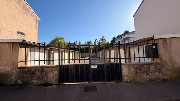 Appartement 3 pièces 74 M² avec balcon, cave et garage