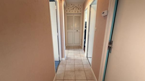 Appartement 3 pièces 74 M² avec balcon, cave et garage