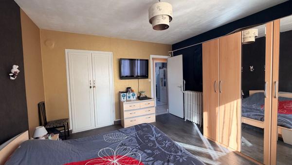 Appartement 3 pièces 74 M² avec balcon, cave et garage