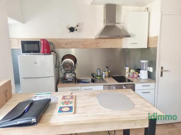 Affaire Draguignan Immeuble bon état 4 lots 3 studios et un F2 rapport rapport 1920€/mois 280000€ Draguignan (83300)