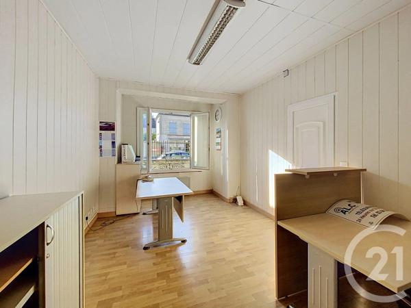 Appartement Local à vendre  2 pièces - 38 m 2   SENLIS  - 60