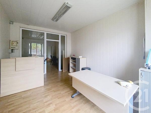 Appartement Local à vendre  2 pièces - 38 m 2   SENLIS  - 60