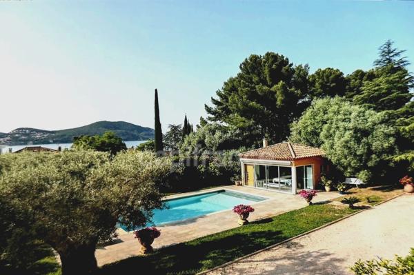 Propriété à vendre 8 pièces SAINT CYR SUR MER (83) Terrain 2000 m2, Piscine, pool-house