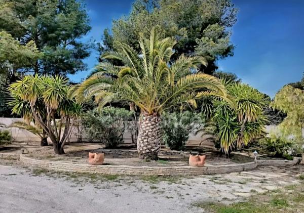 Propriété à vendre 8 pièces SAINT CYR SUR MER (83) Terrain 2000 m2, Piscine, pool-house