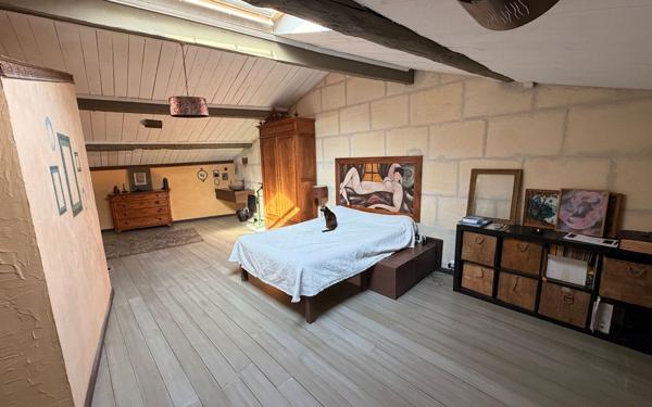 Maison à vendre    6 pièces • 220 m2 Tarascon