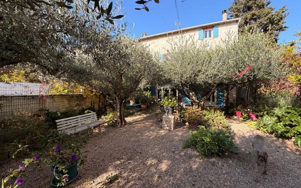 Maison à vendre    6 pièces • 220 m2 Tarascon