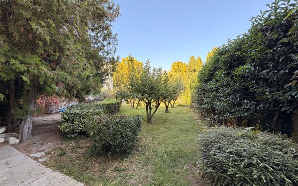 Maison à vendre    6 pièces • 220 m2 Tarascon