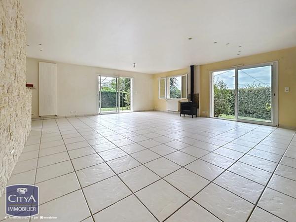 Maison à vendre 4 pièces 107.8m² Fontaine-le-Comte (86240)