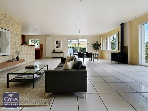 Maison à vendre 4 pièces 107.8m² Fontaine-le-Comte (86240)