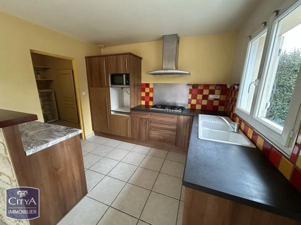 Maison à vendre 4 pièces 107.8m² Fontaine-le-Comte (86240)