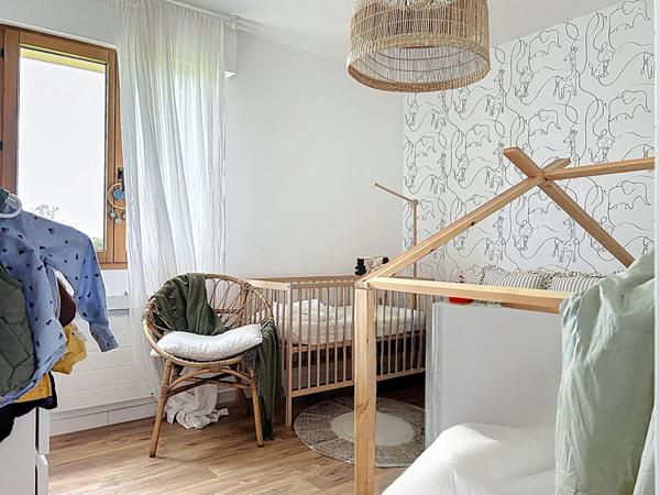 Maison 7 pièces, 178 m² au sol, vie de plain-pied, hangar et deux dépendances