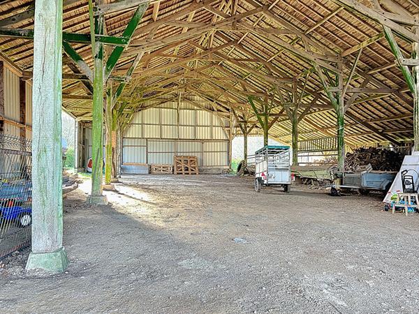 Maison 7 pièces, 178 m² au sol, vie de plain-pied, hangar et deux dépendances