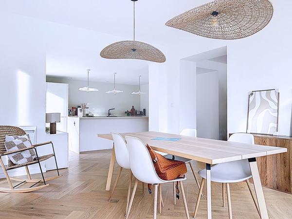 Maison 7 pièces, 178 m² au sol, vie de plain-pied, hangar et deux dépendances