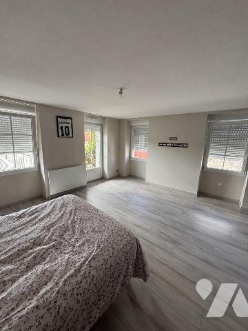 A VENDRE: MAISON EN PLEIN COEUR DE BAUD