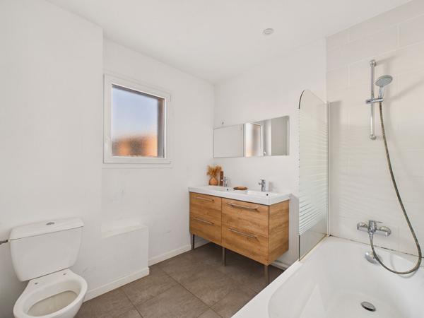 Vente Maison75 m² - 4 Pièces - VILLENAVE D ORNON (33140)