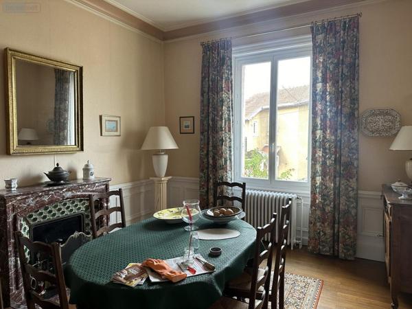 Maison à vendre à Vichy dans l'Allier (03200), ref : 2024/879-03020